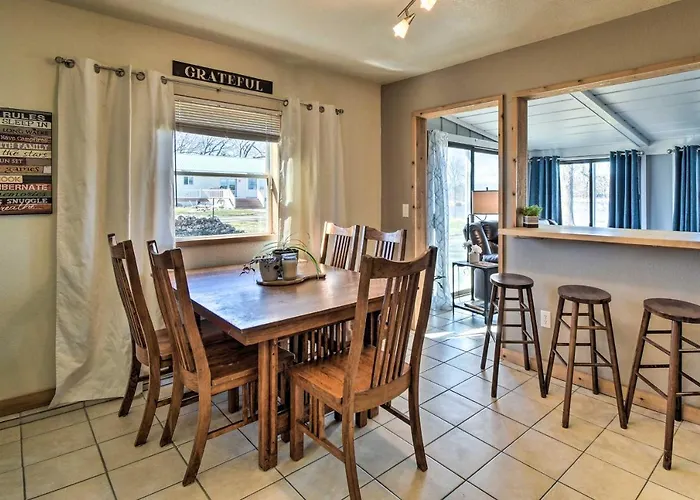 Riverfront Dixon, Illinois, Vacation Rental! Casa vacanze Dixon
