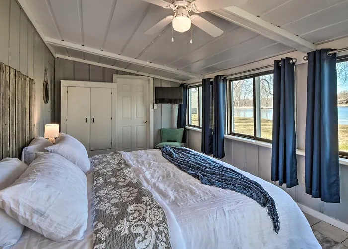 Casa vacanze Riverfront Dixon, Illinois, Vacation Rental!