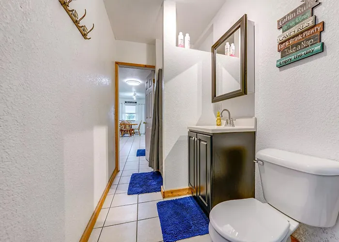 Riverfront Dixon, Illinois, Vacation Rental! Dixon
