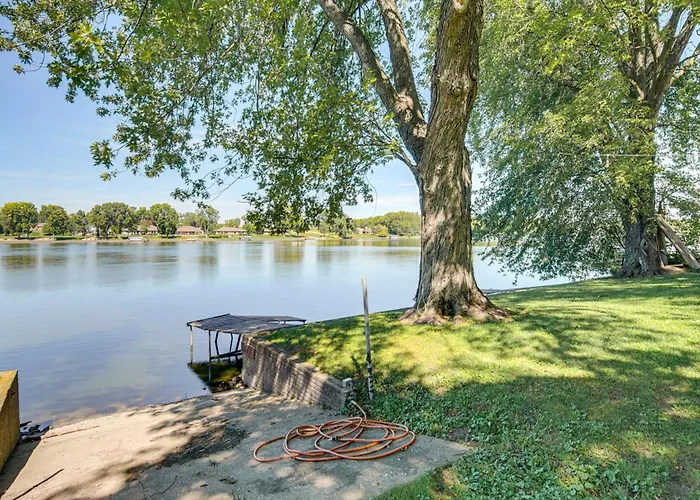 Riverfront Dixon, Illinois, Vacation Rental! * Dixon