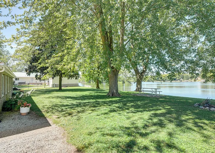 Riverfront Dixon, Illinois, Vacation Rental! Hébergement de vacances