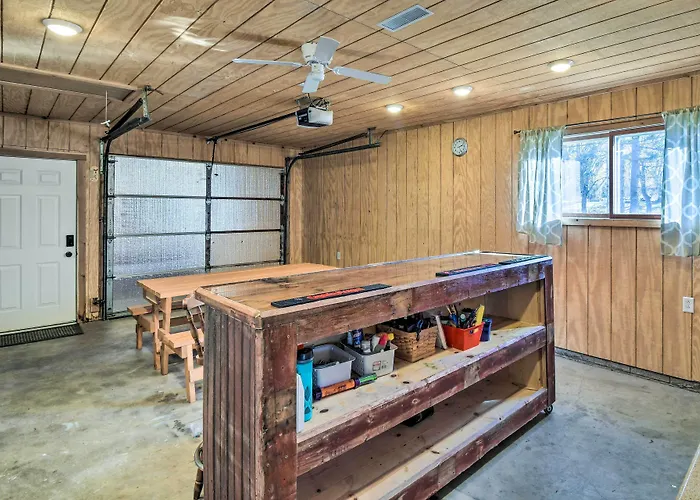 Riverfront Dixon, Illinois, Vacation Rental! * Dixon