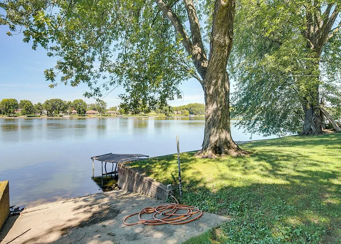 Riverfront Dixon, Illinois, Vacation Rental! * Dixon